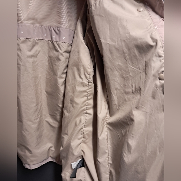 The North Face Folding Travel Jacket Size XL - Picture 3 of 11